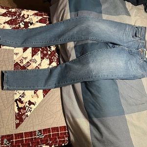 Levi jeans size 26 in light wash